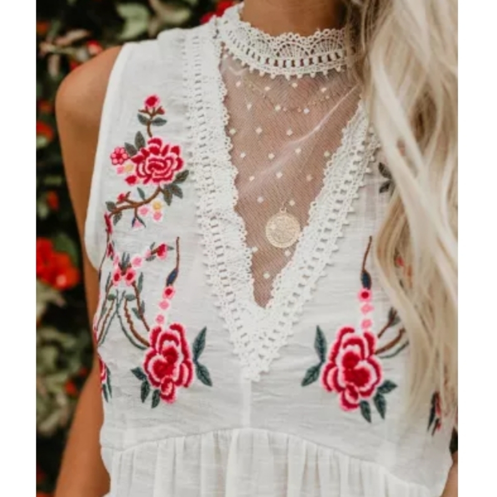🔥New boutique embroidered babydoll top - Picture 3 of 13